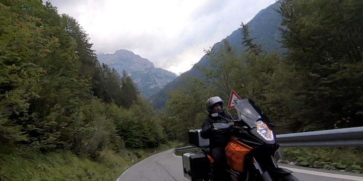Der Passo Duran, wenig bekannt, wenig gefahren, ideal für eine Motorradtour im Rahmen des Alpen-Marathon 2022.